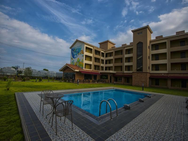 Famille Spa Resort Сеогвипо Екстериор снимка