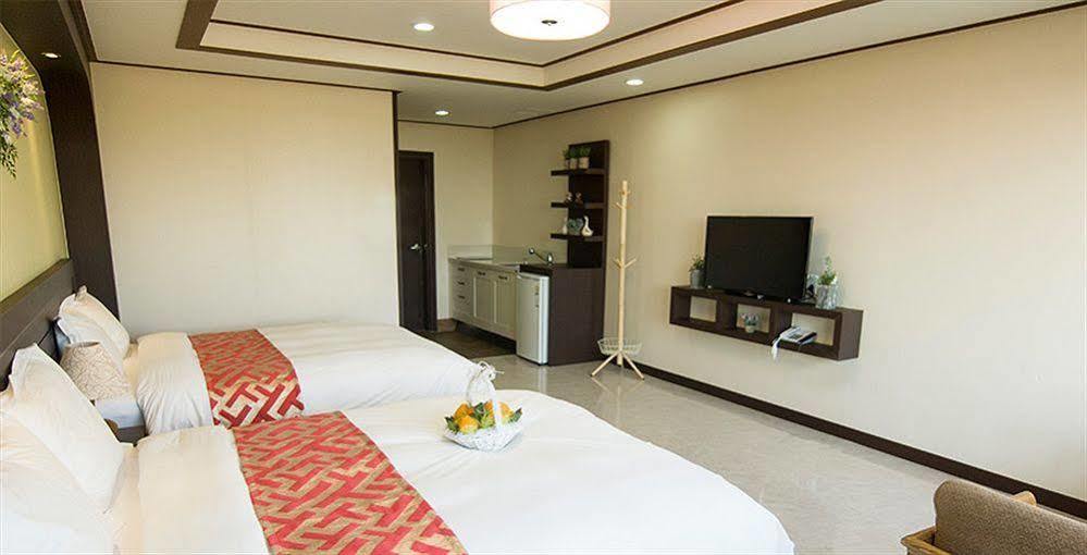 Famille Spa Resort Сеогвипо Екстериор снимка