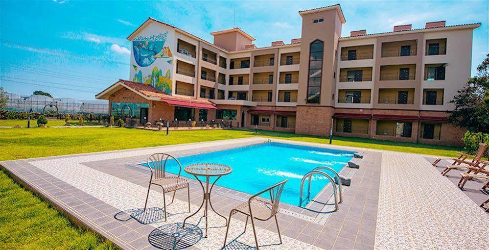 Famille Spa Resort Сеогвипо Екстериор снимка