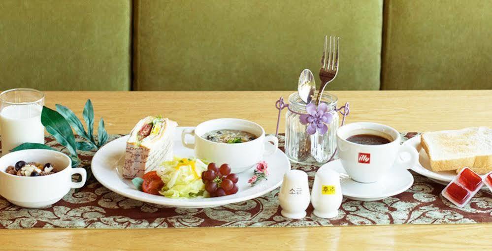 Famille Spa Resort Сеогвипо Екстериор снимка