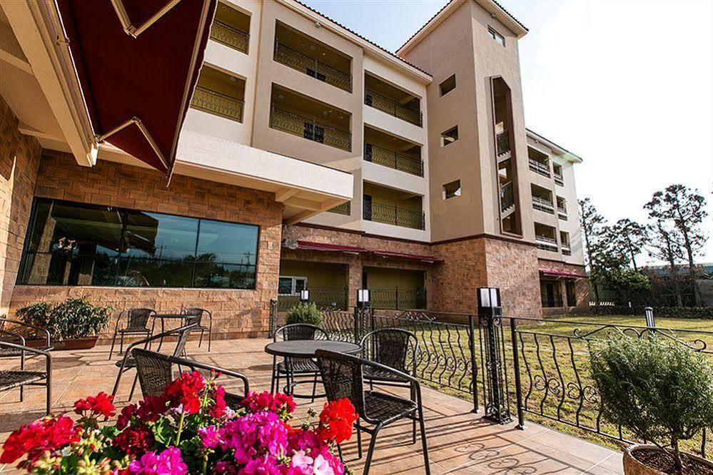 Famille Spa Resort Сеогвипо Екстериор снимка